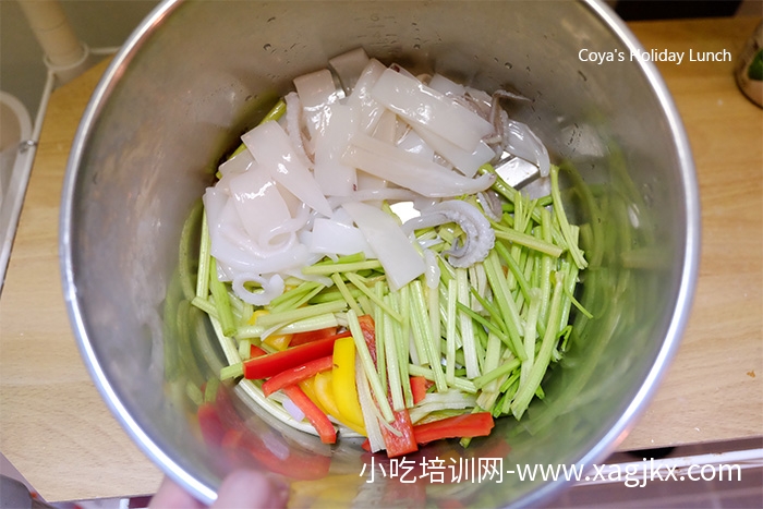 [食谱] 凉拌芹菜透抽，零失败率的凉拌海鲜料理【制作方式】