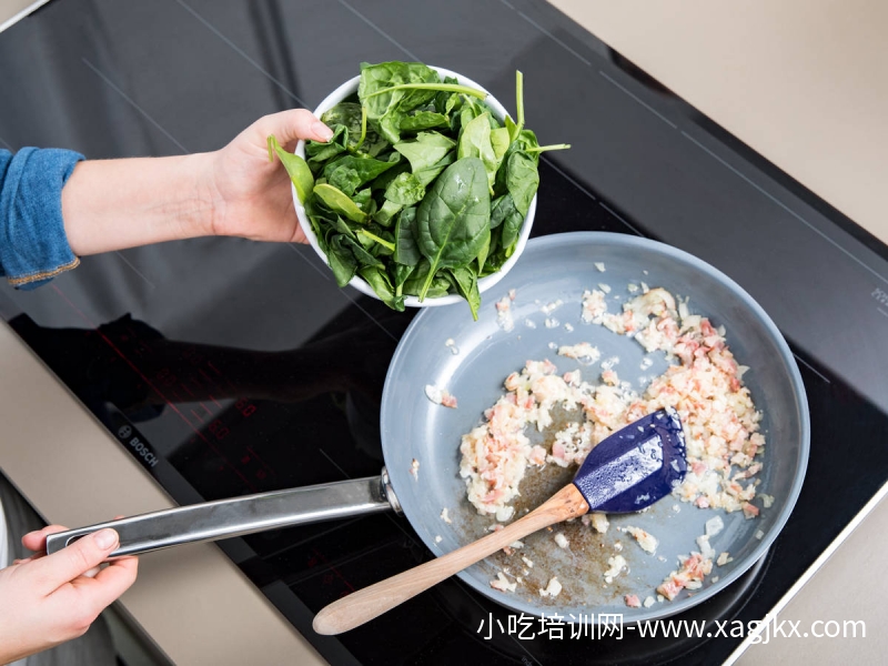 红薯菠菜菲达奶酪蛋饼-【制作方式】